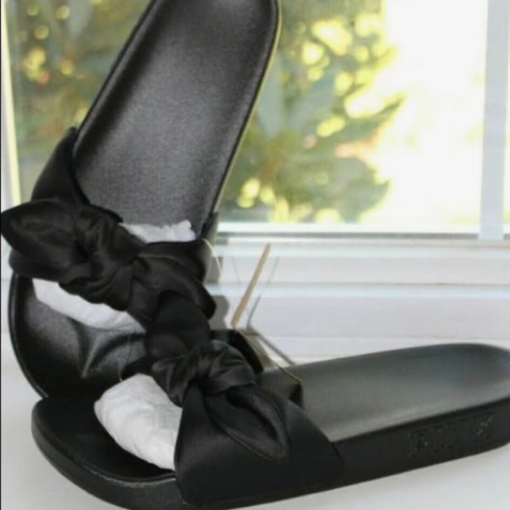 NWT PINK/VS Black Bow Slides